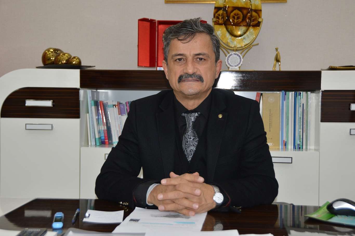 Siirt İl Sağlık Müdürü Ömür: Salgın nedeniyle sağlık alanında yoğunluk yaşanıyor Siirt İl Sağlık Müdürü Ömür: Salgın nedeniyle sağlık alanında yoğunluk yaşanıyor